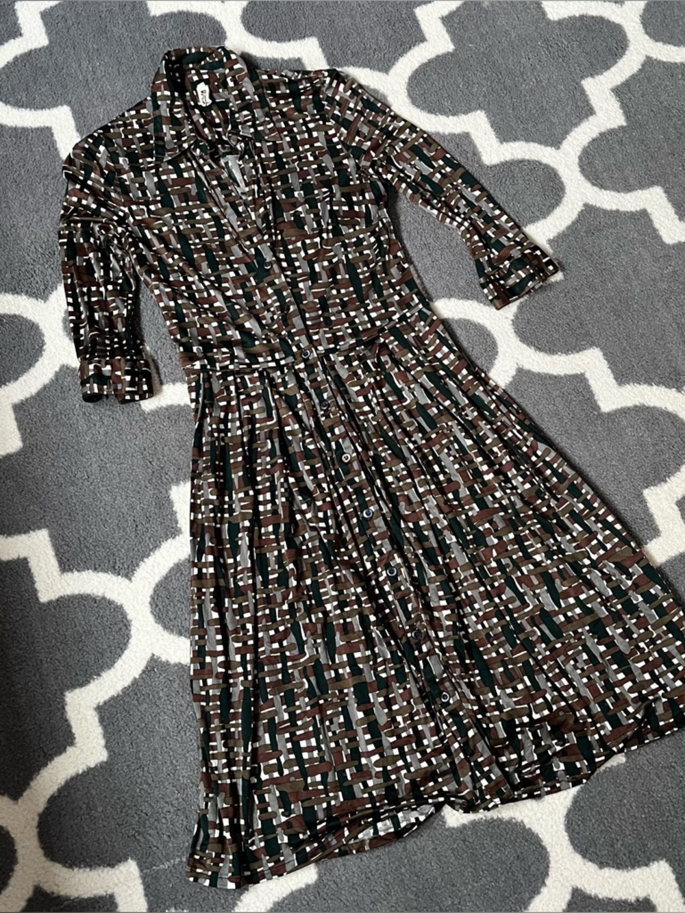 S SUNG Silk Button-Front Geometric Print Dress in Brown, Green & White Medium - Picture 6 of 16